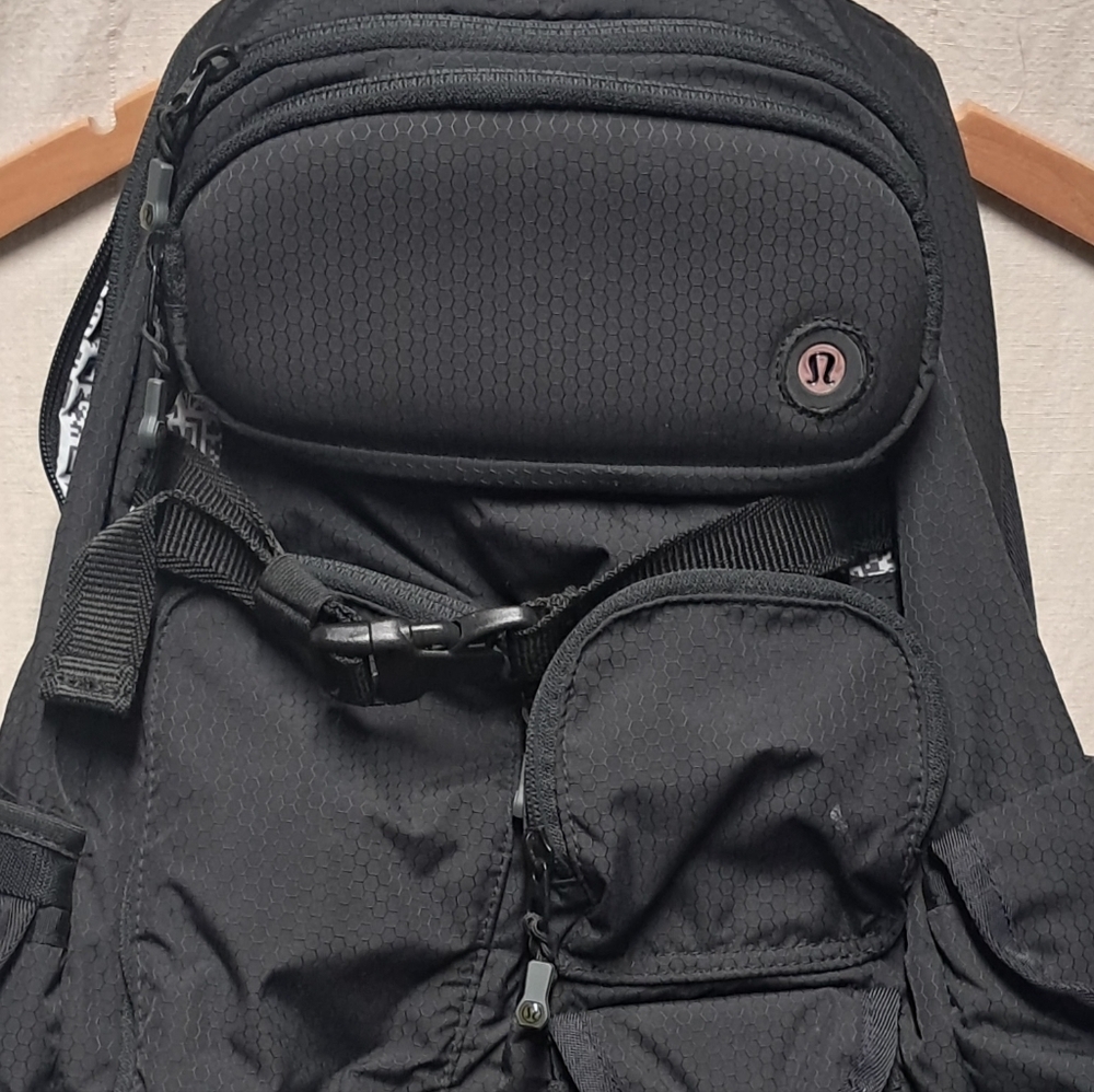 Lululemon Cruiser Backpack - Picture 7 of 7